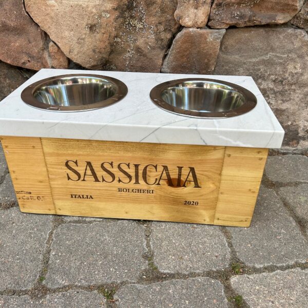 Medium Sassicaia Crate Pet Feeder with White Granite Top