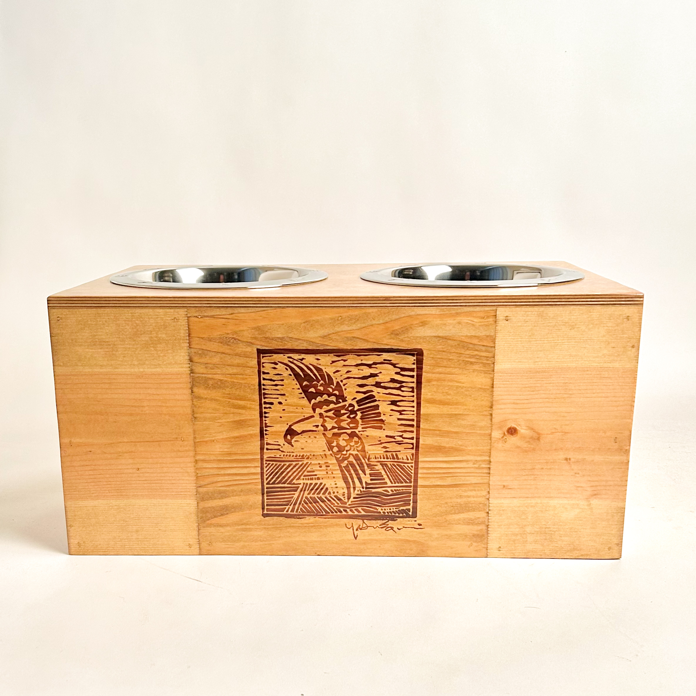 Large Pet Feeder -Screaming Eagle Crate