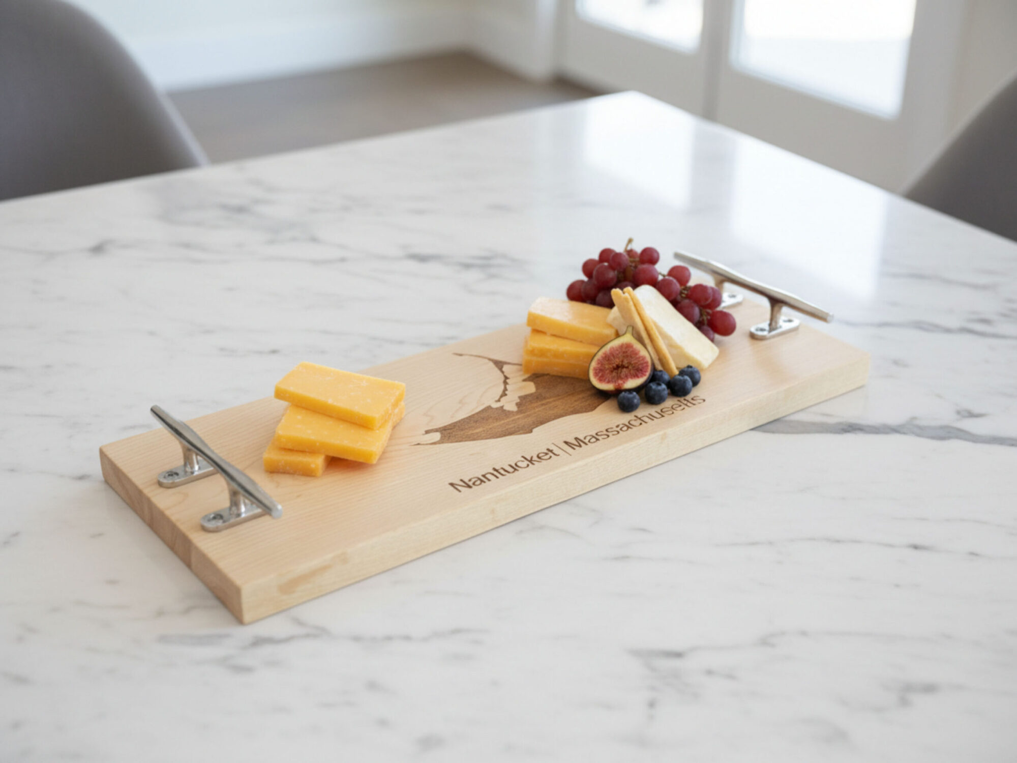Large Nantucket Island Handled Cheeseboard -Maple